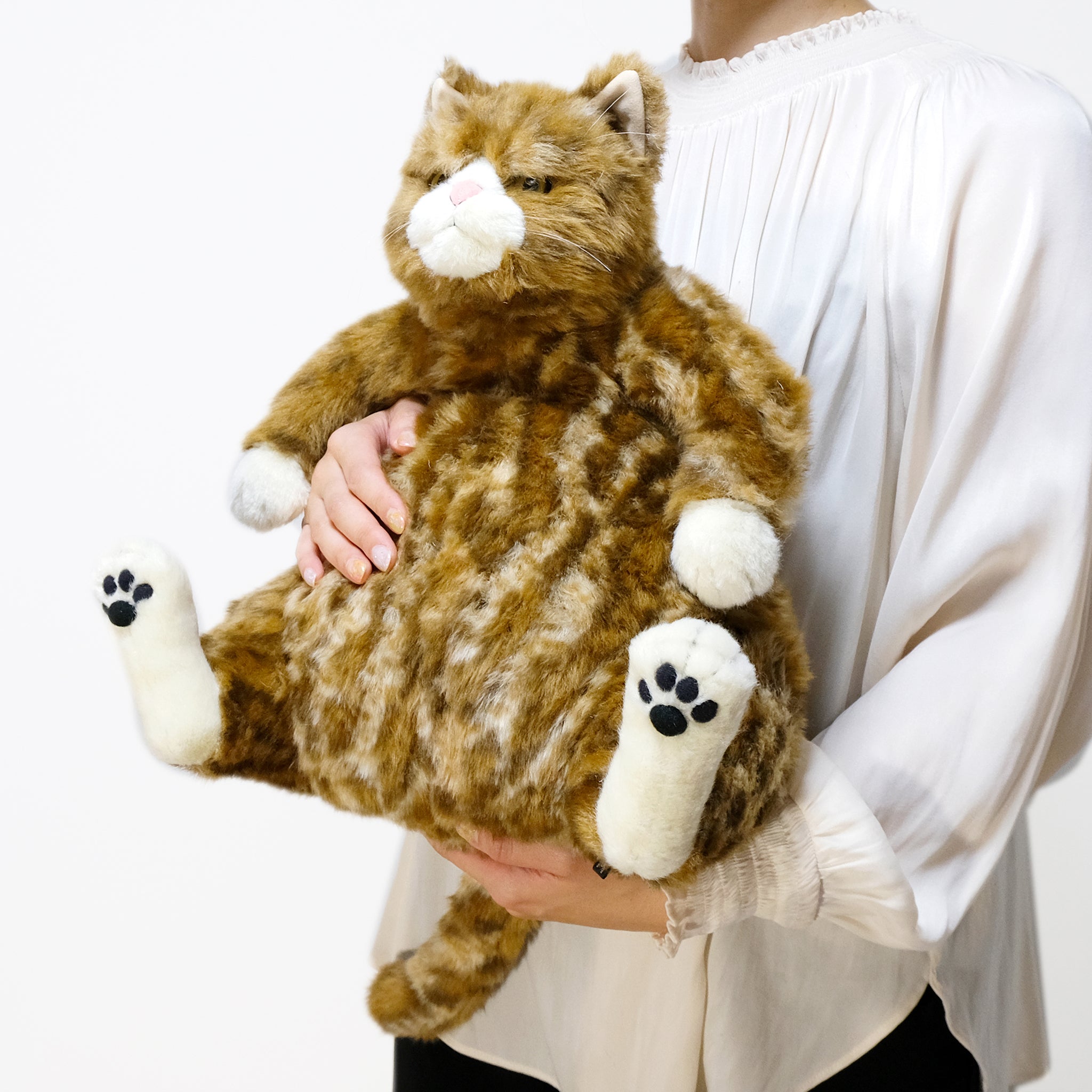 ムッシュ Muche 猫のぬいぐるみ デブ猫 – Cuddly公式オンラインショップ