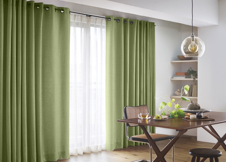 美品カーテンKAWASHIMASELKON幅810㎝/丈2000㎝ 2枚