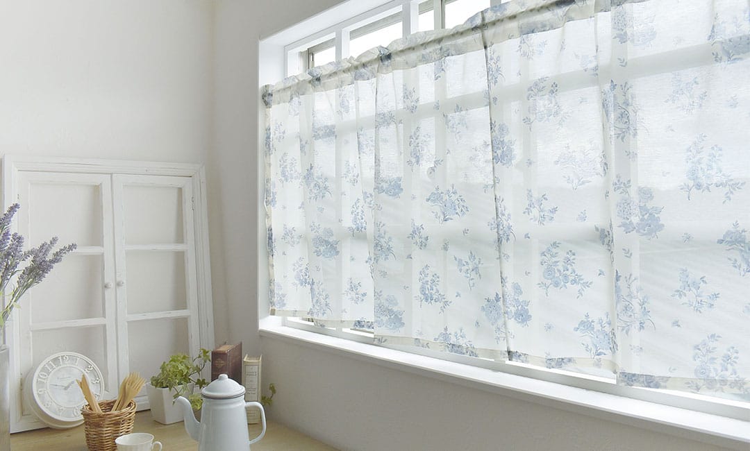 フレンチシックなブルーの花柄ボイルレースカフェ｜アンティークブーケ