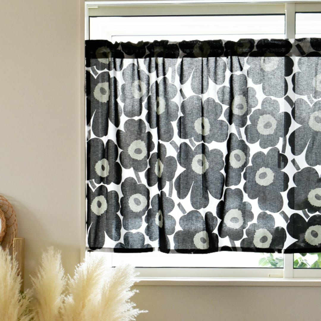 小さなケシの花の「ピエニウニッコ」カフェカーテン(9色)｜ カーテン