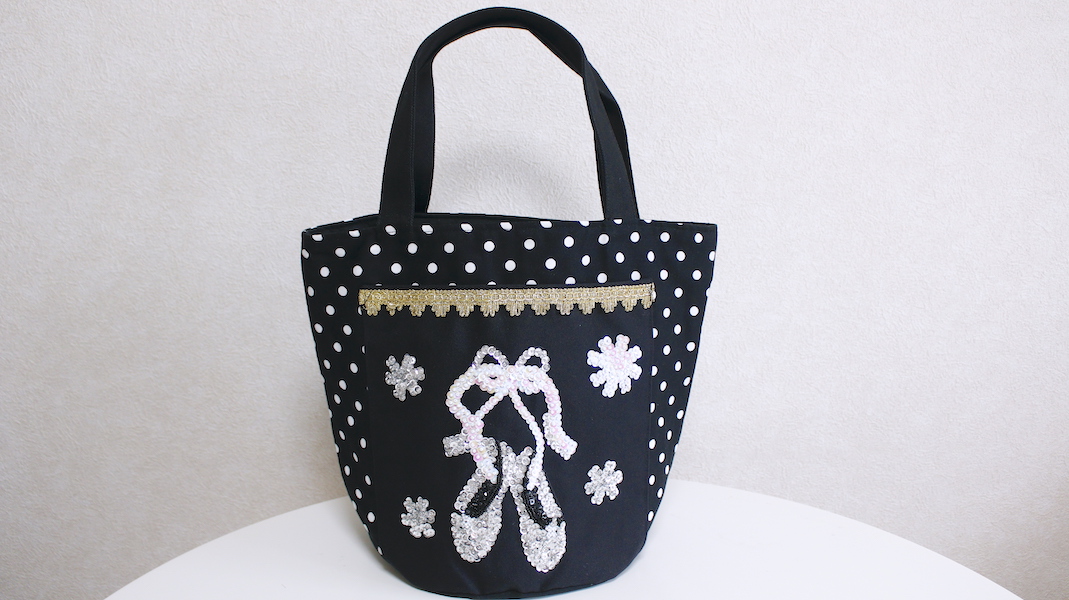 スパンコールポケット付きトートバッグ☆トゥーシューズ x ドット