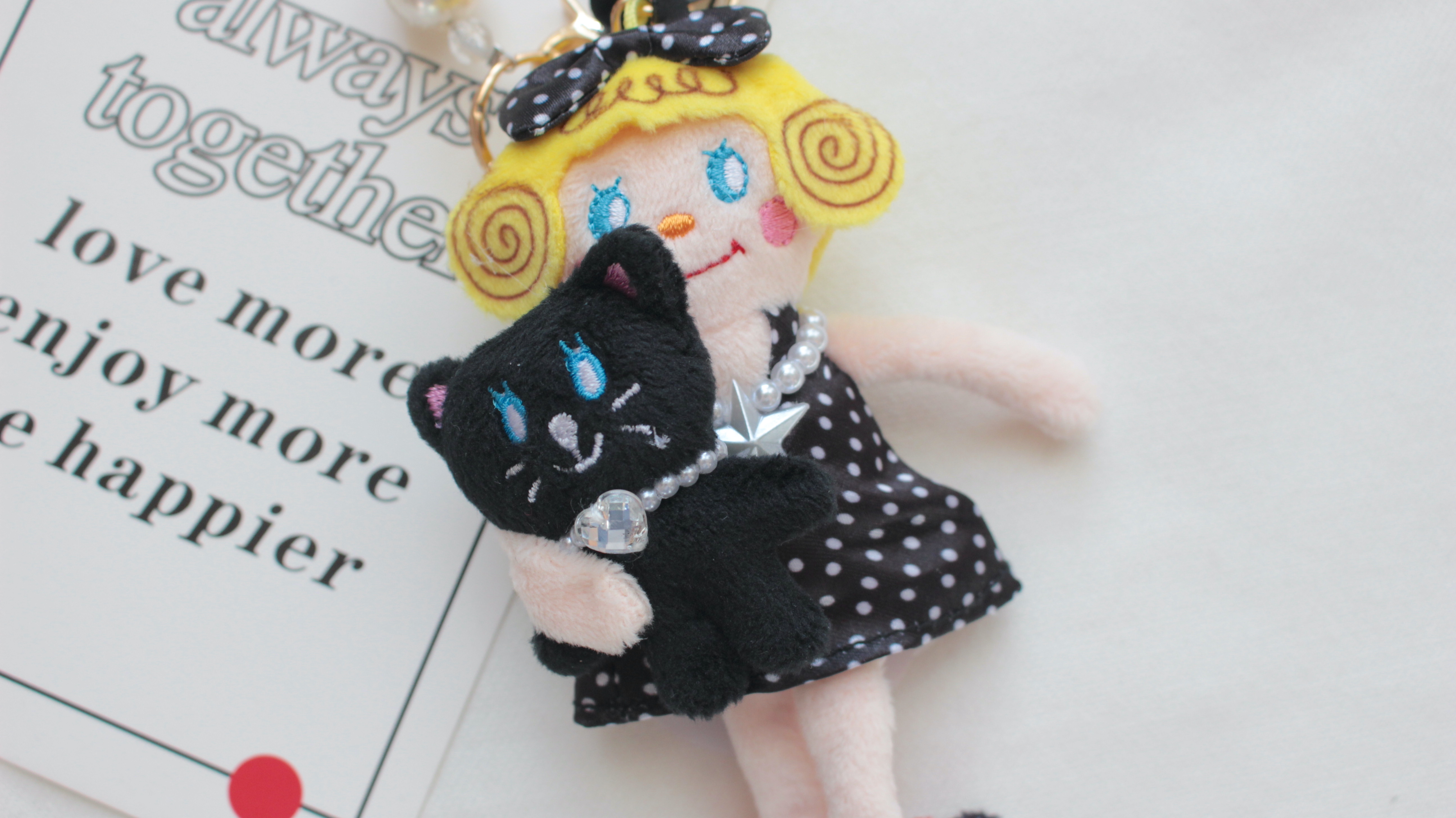 新作チャーム♡いちごちゃん＆黒ねこロイ - カーリーコレクション