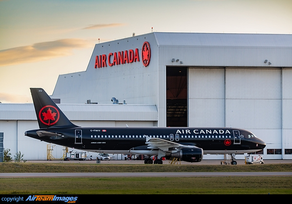 Airbus A320-211 Air Canada Jetz C-FNVV - AirTeamImages.com