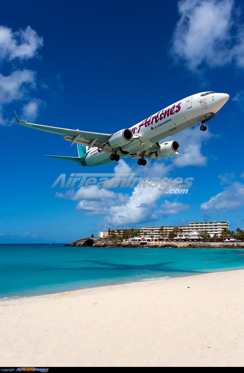 Boeing 737-8Q8 Caribbean Airlines 9Y-POS - AirTeamImages.com