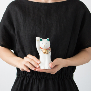 招猫 鈴なり／上出長右衛門窯（かみでちょうえもんがま）｜愛着を持っ