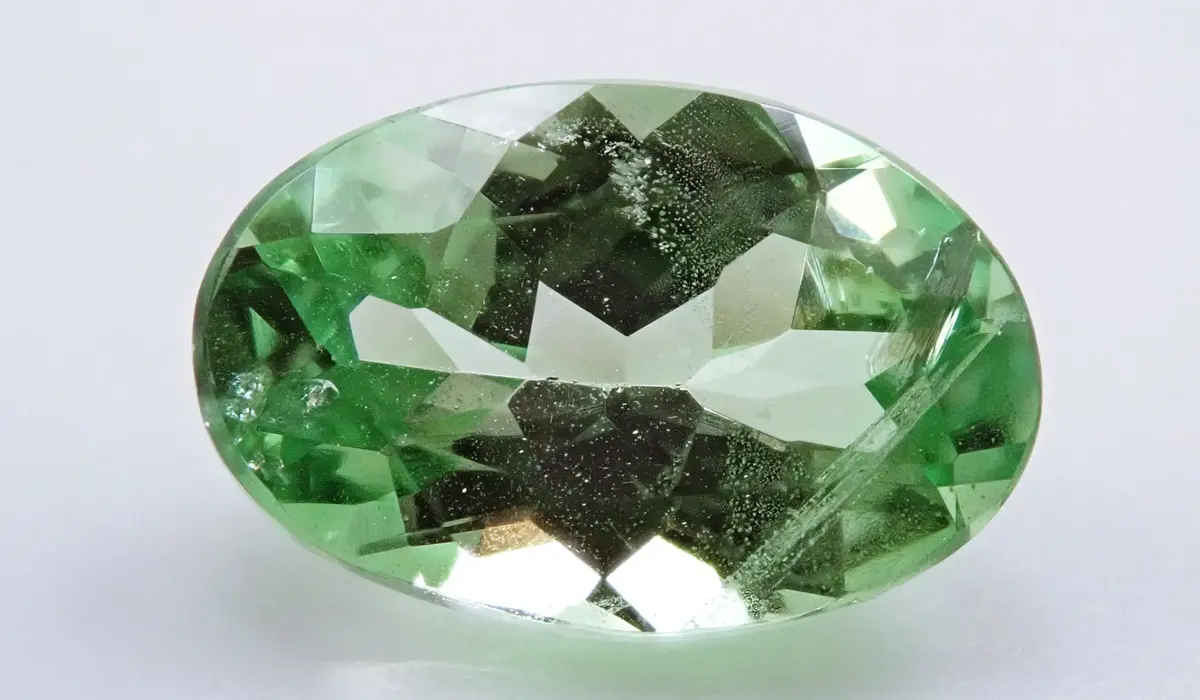 グロッシュラーガーネットとは｜色は？種類は？価値が高いのは