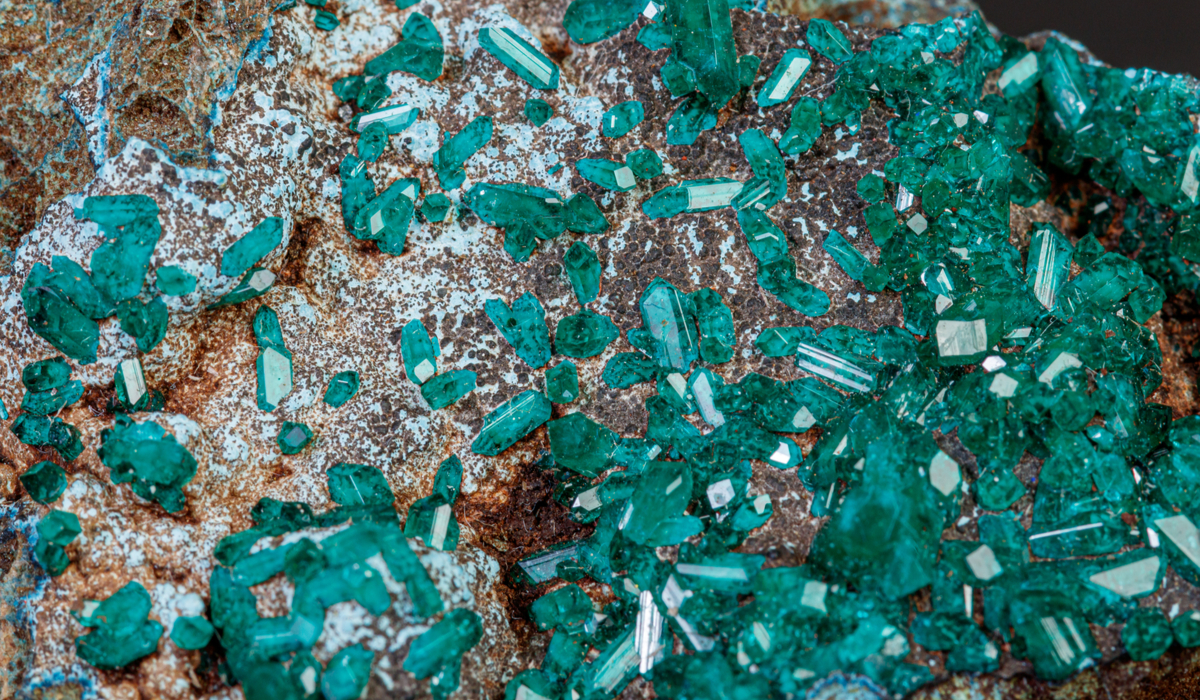 ダイオプテーズ（翠銅鉱）の特徴、意味、原石の形、ダイオプサイトとの