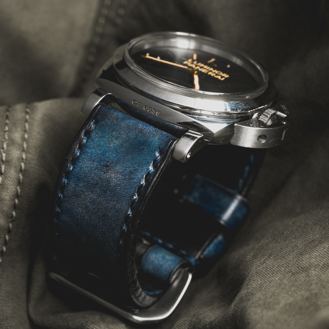 手染め迷彩」手作り本革腕時計ベルト タンニンブルー - カメラバッグ