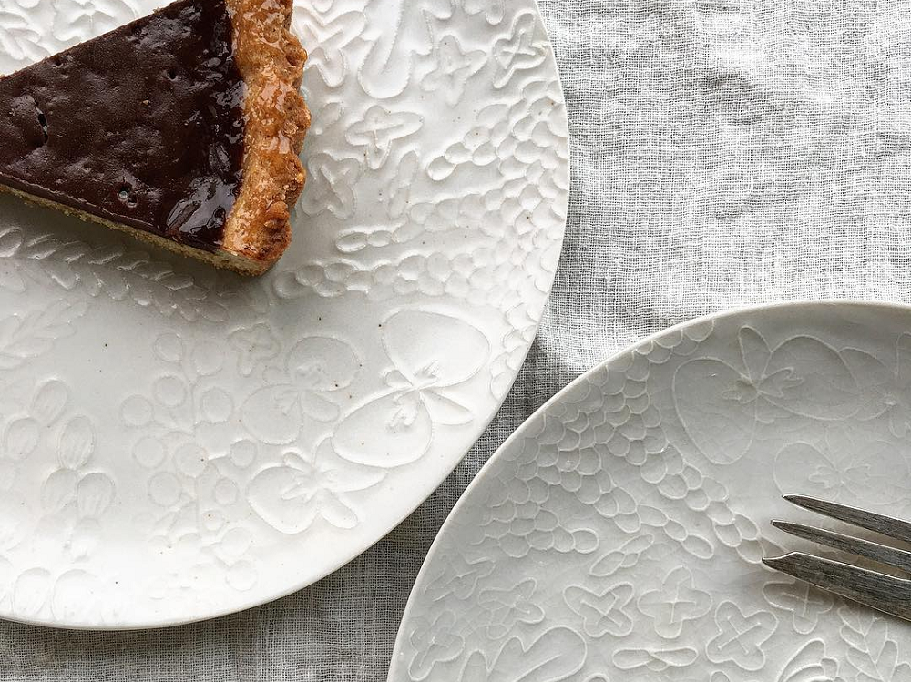 ヨーロッパで感じた空気を形に。食卓を上品に彩る「monoton ceramic