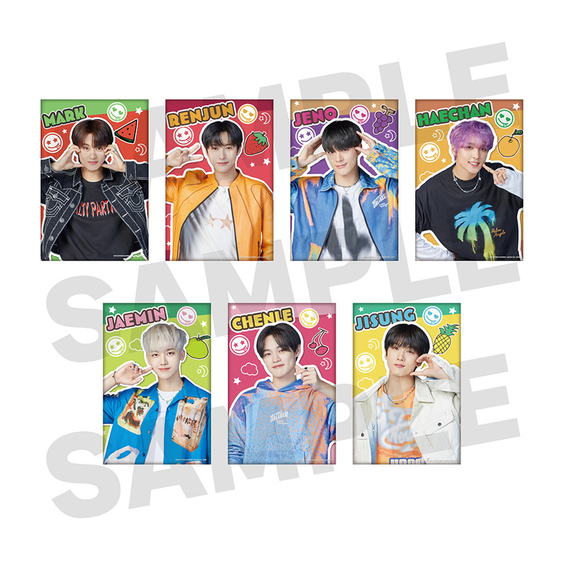 スクエア缶バッジ(ランダム7種) | SMTOWN OFFICIAL ONLINE STORE