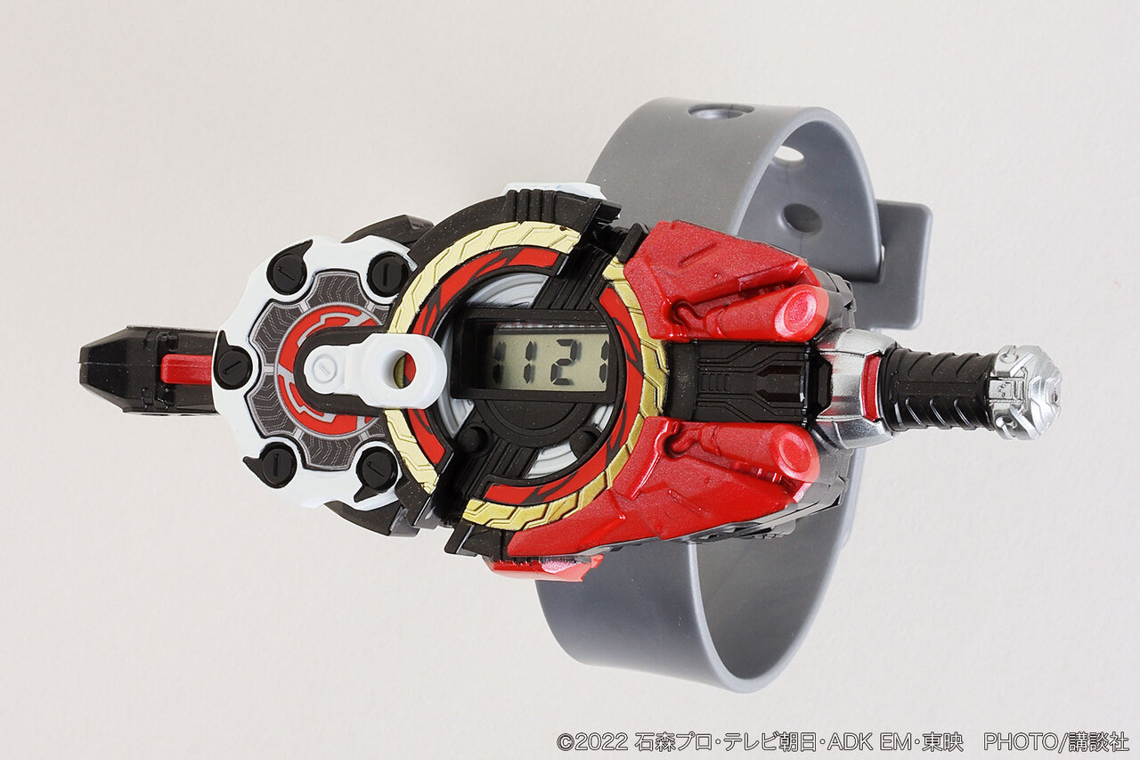 テレマガ2・3月号はデザイアドライバーのギミックを再現した腕時計が