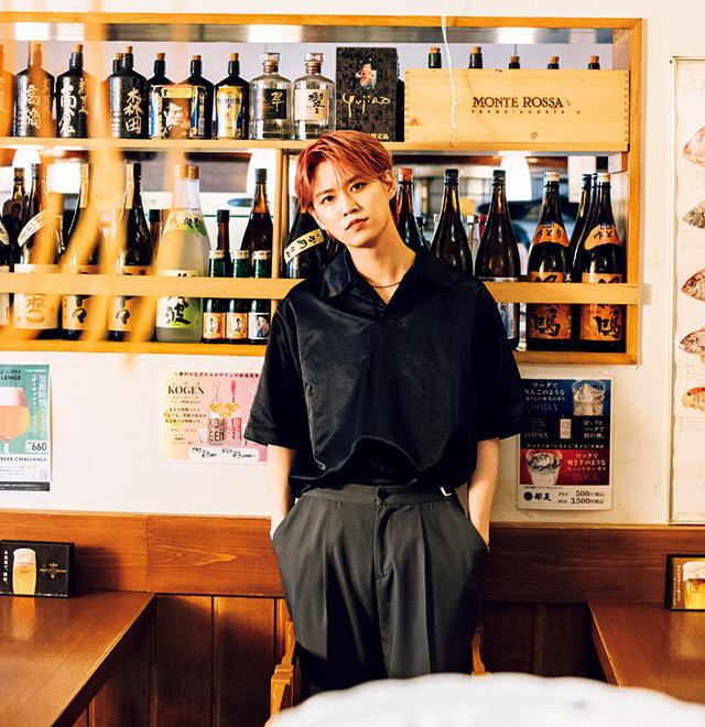 下北沢で買った古着は今でも活躍しています」JO1・白岩瑠姫が名酒場で