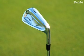 櫻井心那さん、6I～PWを新モデル『スリクソンZXi 7』に一気に替えて