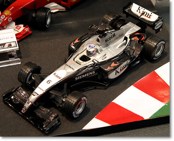 MINI-Z F1 マクラーレン メルセデス MP4/19 K. ライコネン | HLJ.co.jp
