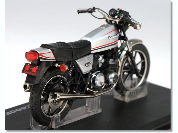 1/18 カワサキ Z400FX メタリッククリスタルシルバー | HLJ.co.jp