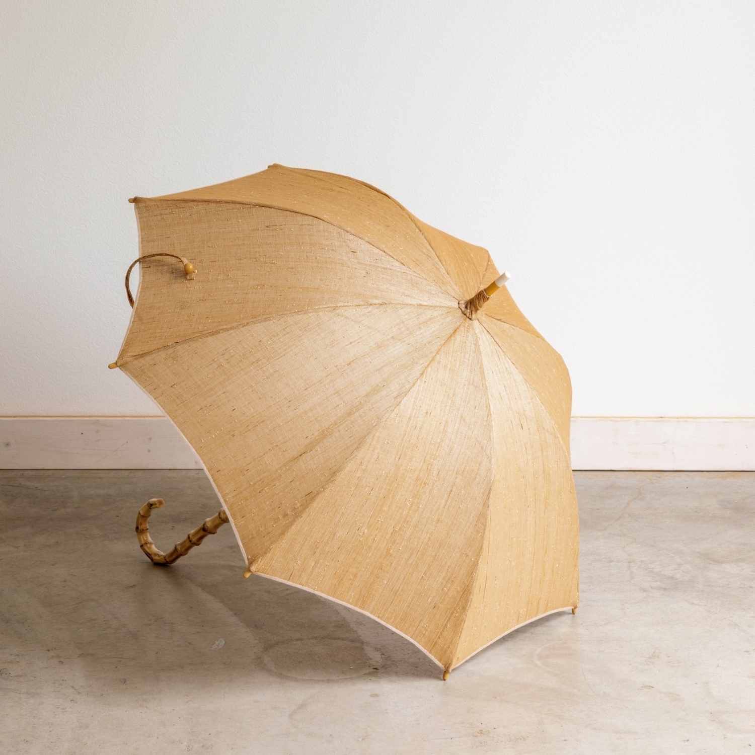 上品な光沢を纏う葛布の日傘―掛川手織葛布―｜きみくらオンラインショップ