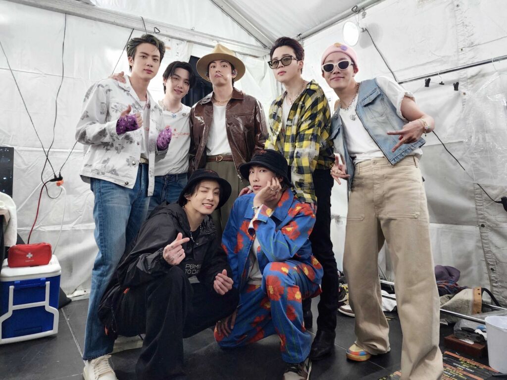 BTS ラスベガス公演で'Sin City'が'Jin City'に？ 海外メディアが