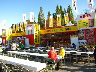 大道芸を見た後は……／飲食店舗 - フェスティバルレポート 2010