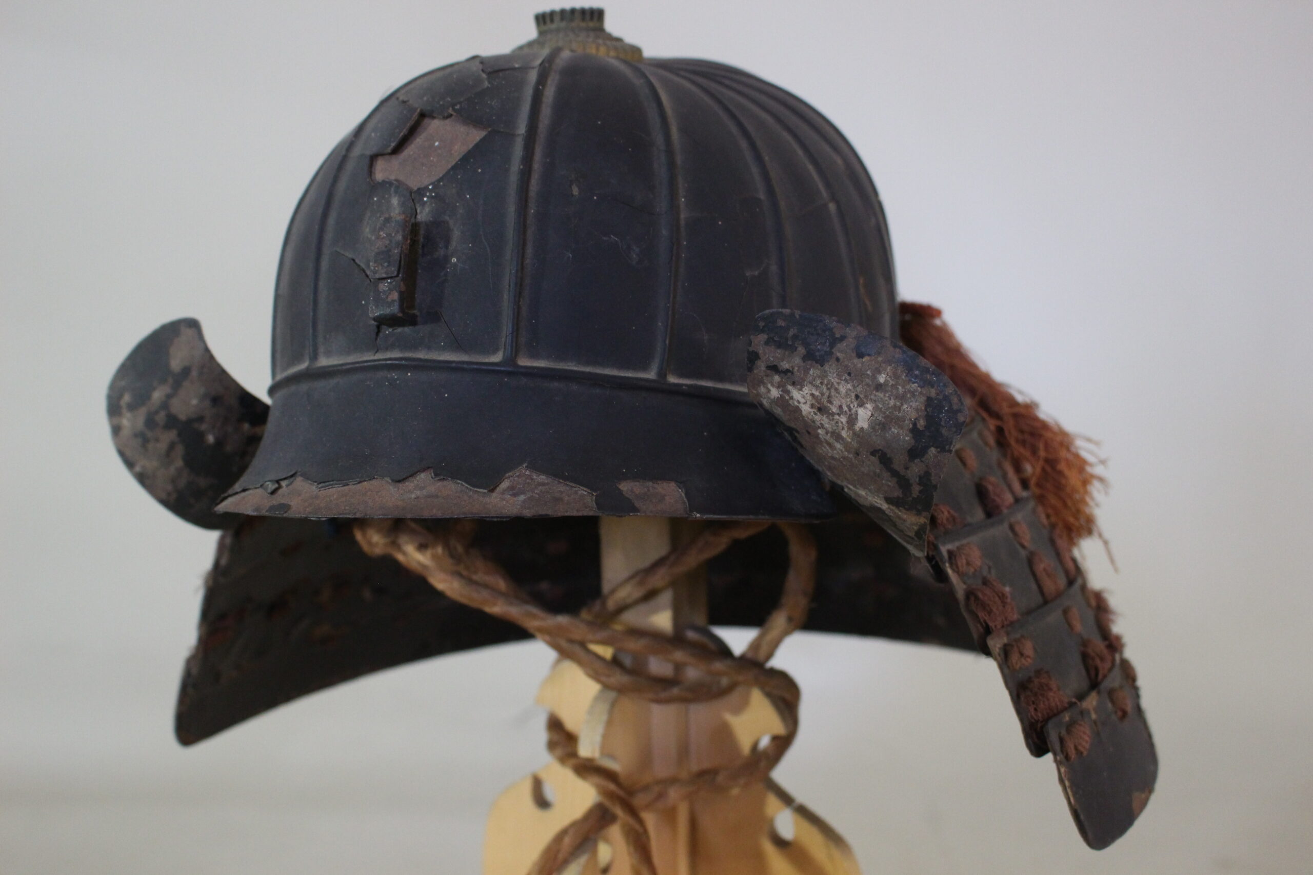 阿古陀形十六間筋兜E2-202 | 甲冑・兜・鎧などの骨董品販売・買取の大名