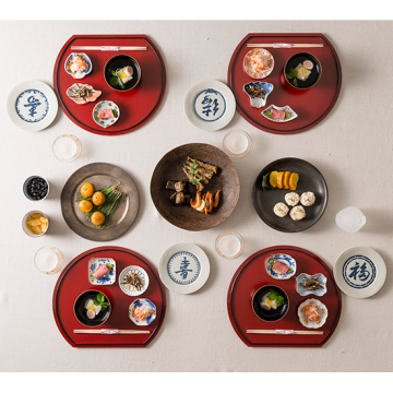 橋本達之助工芸]半月盆36cm (黒塗り/朱塗りリバーシブル) | KOBUNSHA