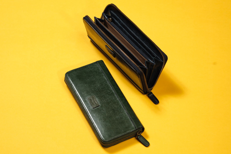 ブライドルレザーの長財布、L字VSラウンド・ファスナーを比較｜ダ