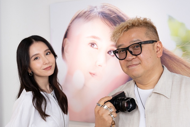 写真展レポート】“素の彼女”に出会える場所——「May J.×Fujisato Ichiro