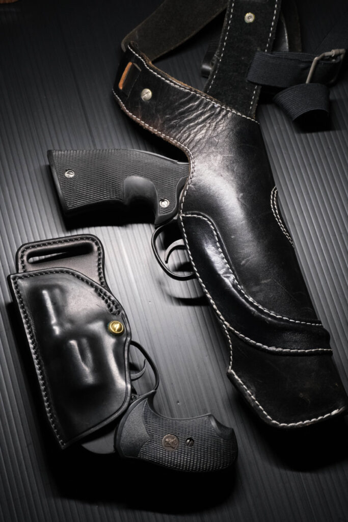 あぶない刑事 鷹山 敏樹 ショルダーホルスター | DEKA BLOG