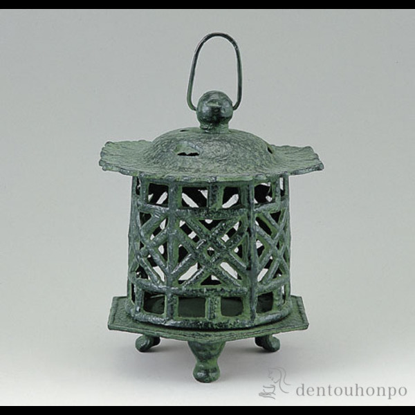 送料無料】 吊燈篭 鉄製 利久 鎖付 クサリ付き / 灯篭 灯ろう 燈籠