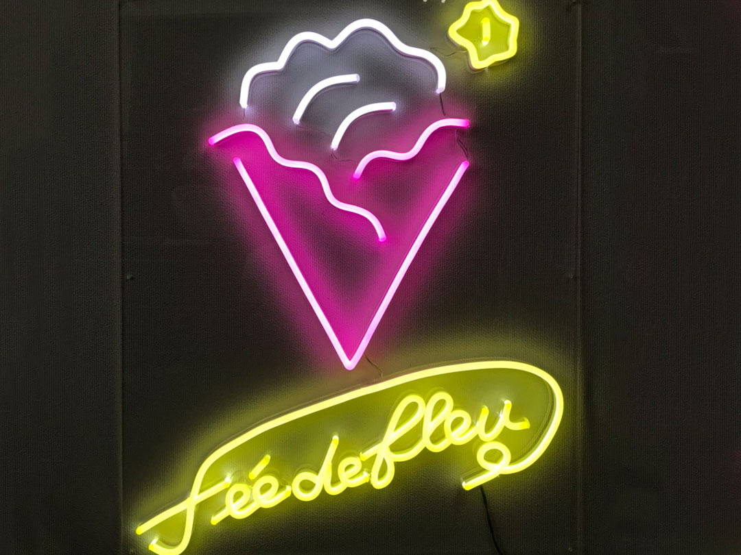 LEDネオンサイン製作（ネオン看板製作）のご紹介 英字+クレープイラスト