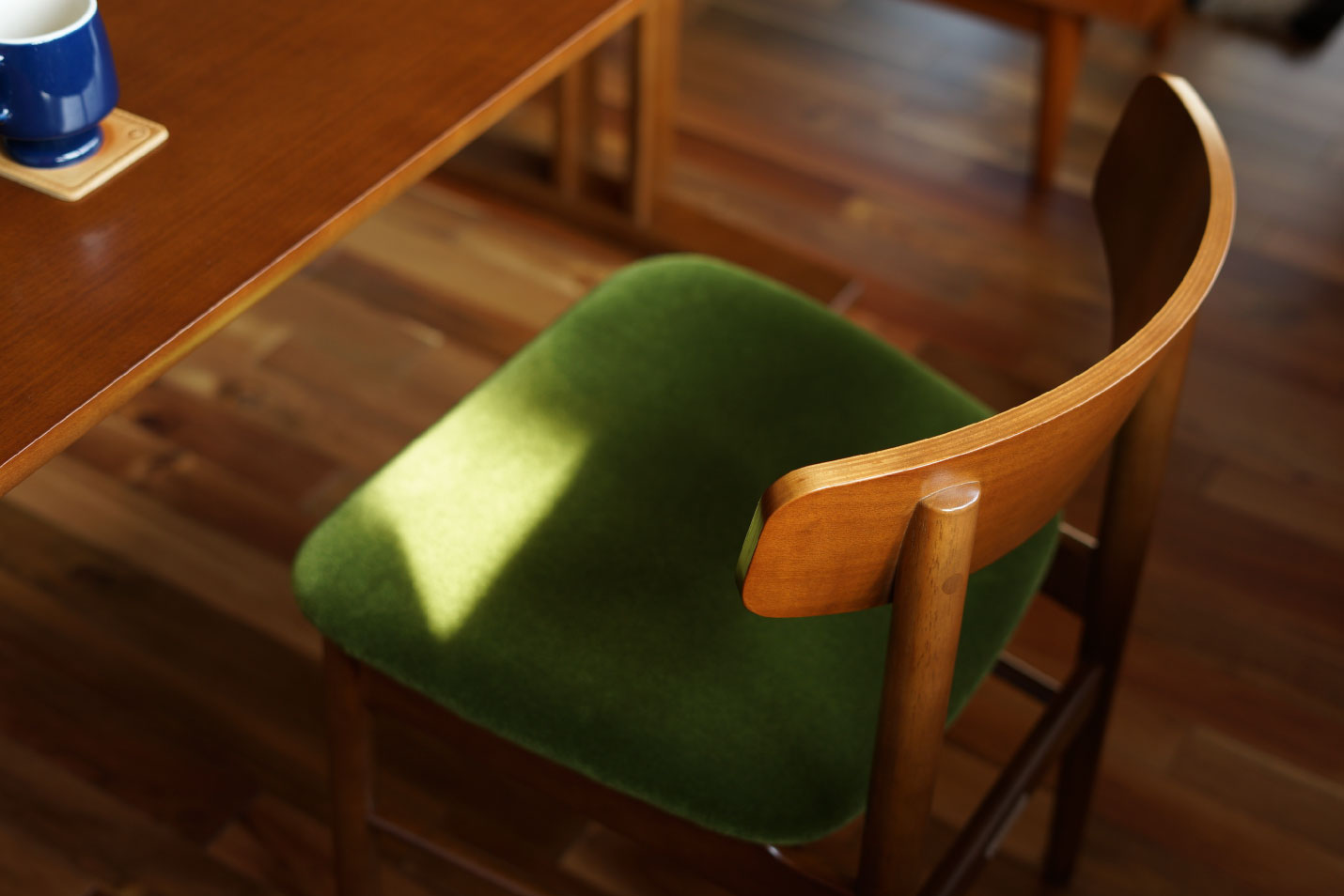 カリモク60+ Tチェア モケットグリーン［C36205QW］ - カリモク60正規