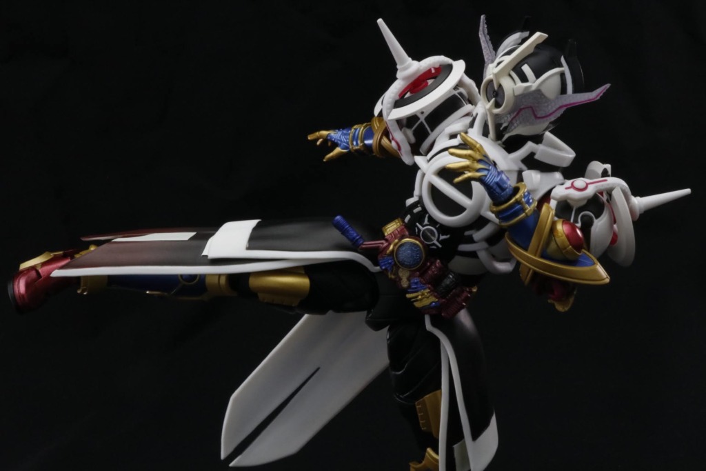 S.H.Figuarts仮面ライダーエボル ブラックホールフォーム レビュー