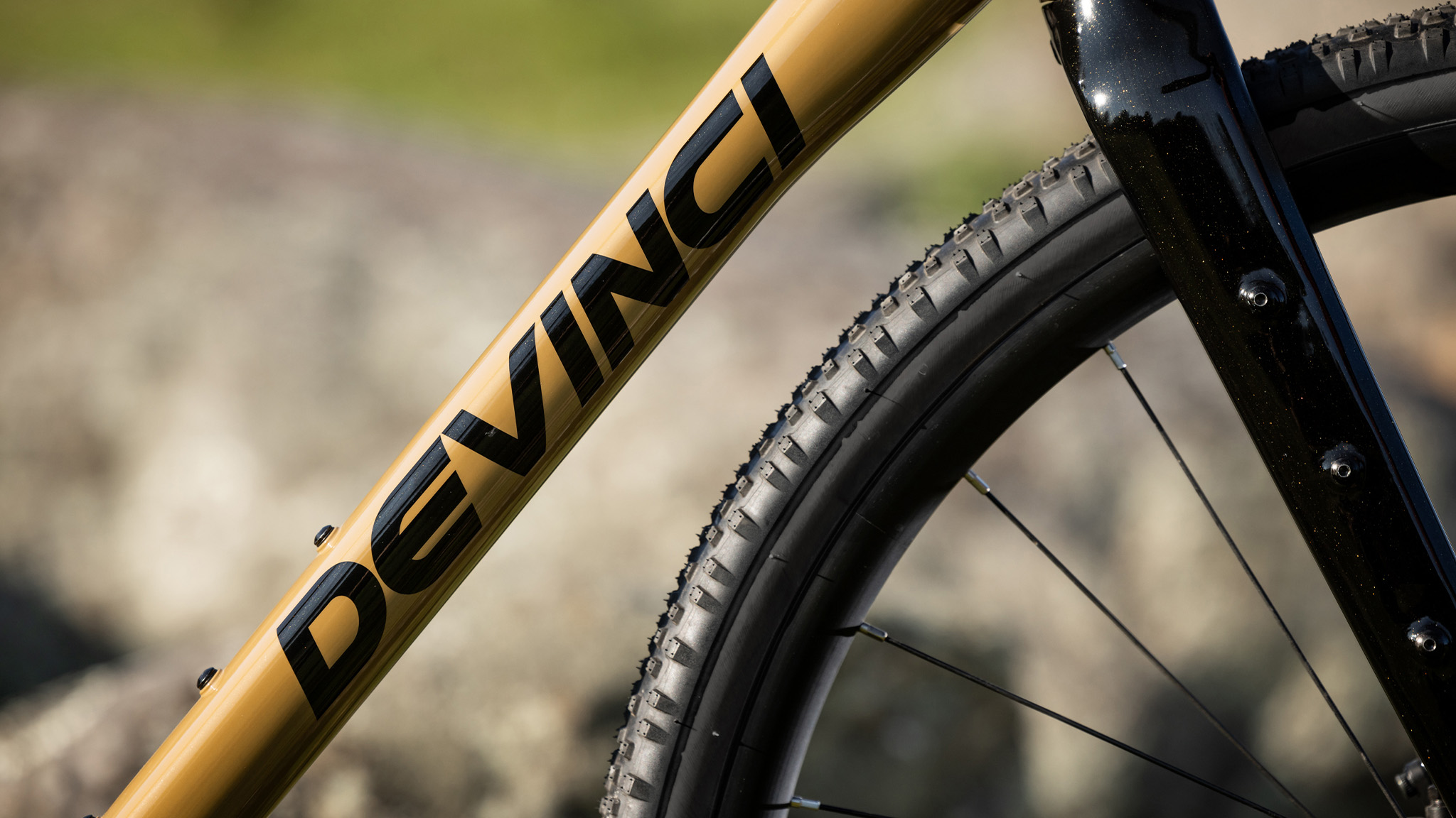 Hatchet Vista GRX 610 12s - Bronzite | Cycles Devinci