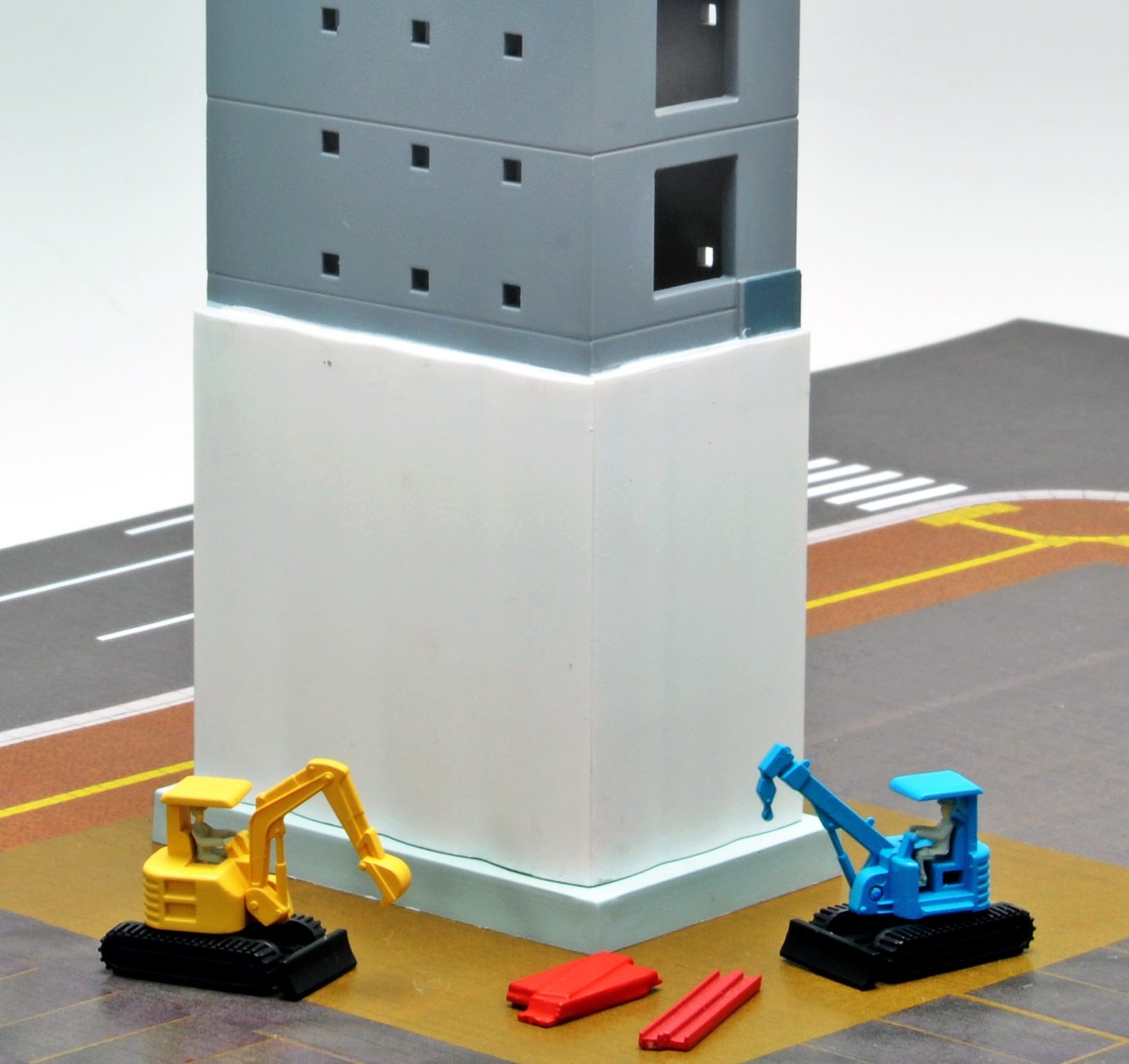 GJ！はたらくのりもの百景 002 未来を築く建設現場｜製品をさがす