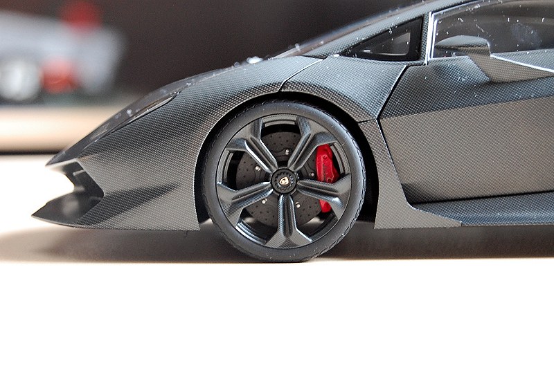 REVIEW: AUTOart Lamborghini Sesto Elemento • DiecastSociety.com