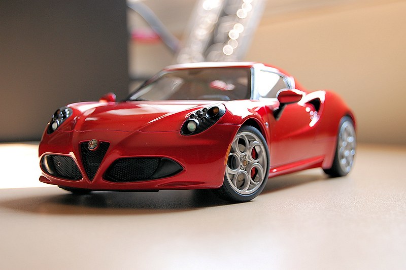 REVIEW: AUTOart Alfa Romeo 4C • DiecastSociety.com