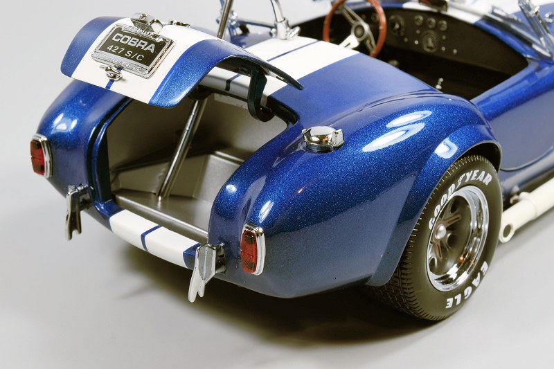 REVIEW: Kyosho Shelby Cobra 427 S/C x3! • DiecastSociety.com