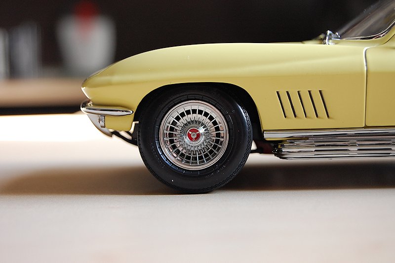 REVIEW: Exoto Chevrolet Corvette Sting Ray 327 L79