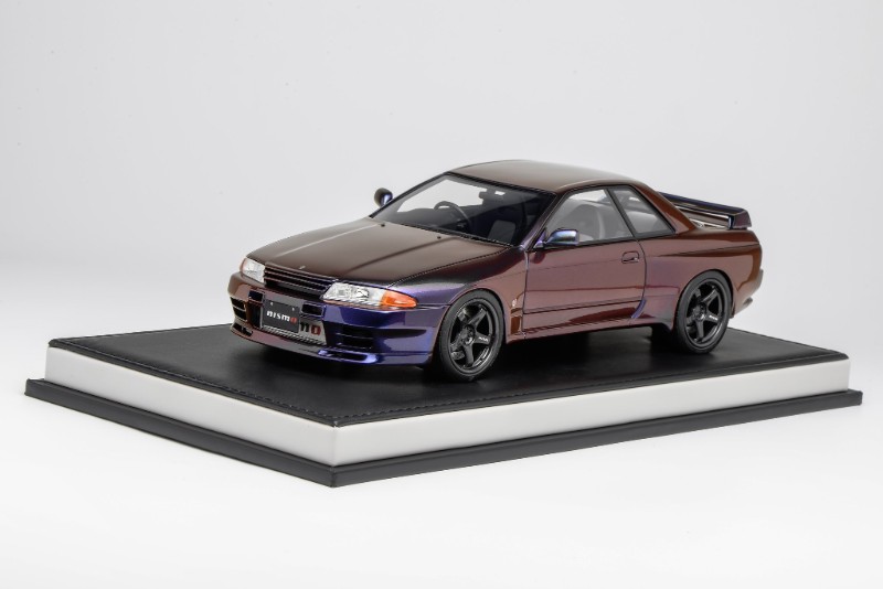 MotorHelix Nissan Skyline GT-R (R32) - Purple • DiecastSociety.com