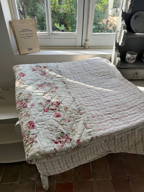 バラ柄キルト | フランスアンティークショップディフェランス
