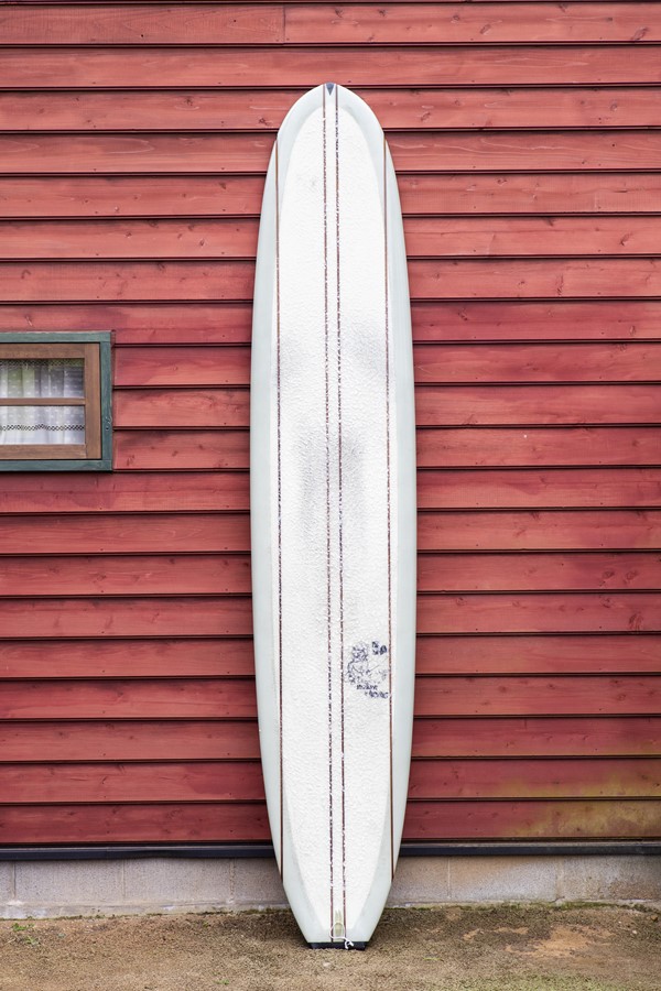 サーフィンだってヴィンテージ！“ピッグ”のボードで大人のクラシカル