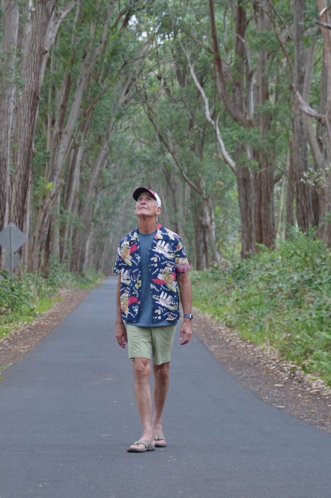 ハワイ島の「トロピックライトニング博物館」へ、アロハシャツを寄贈