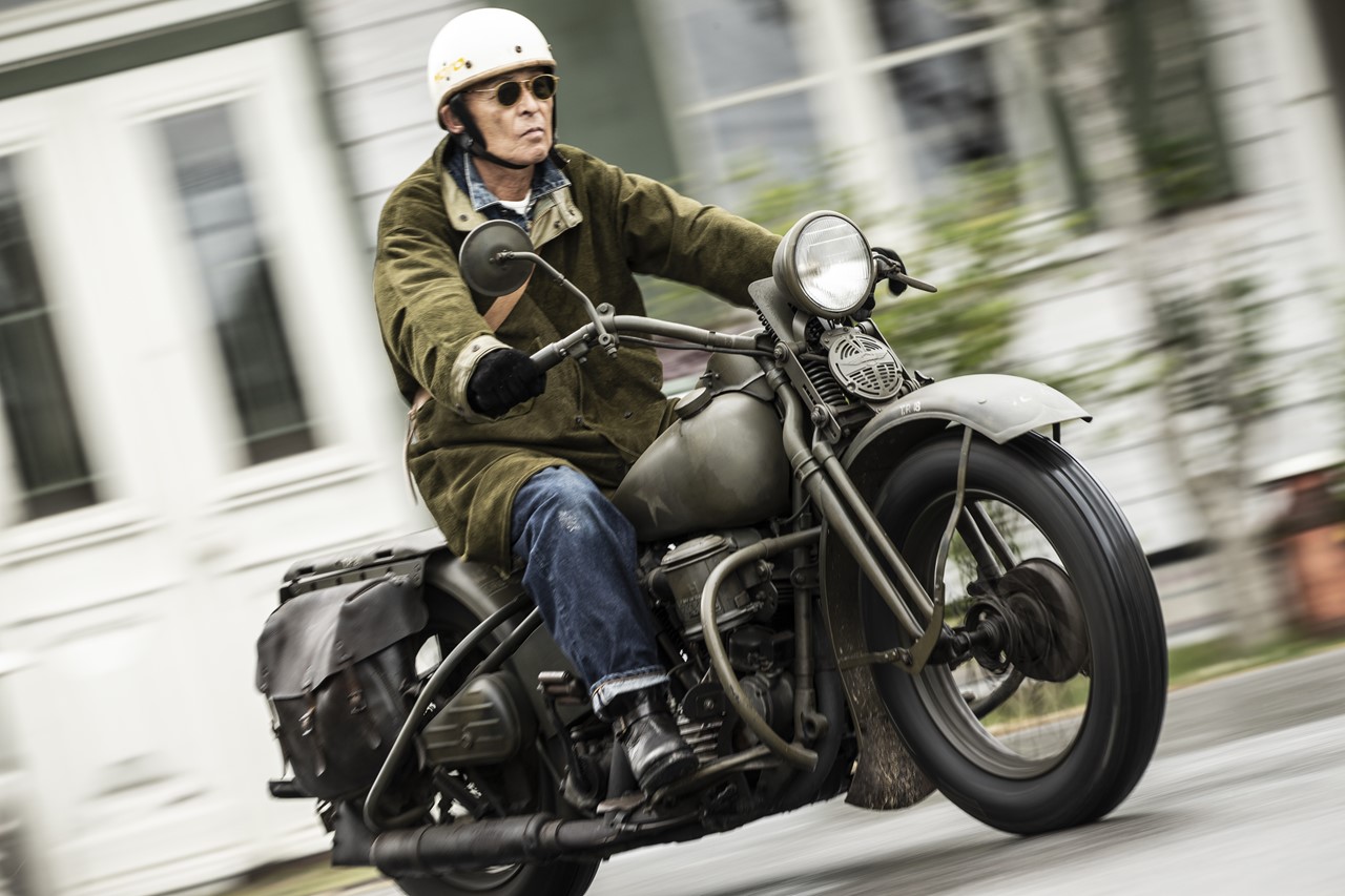 若手タンナーと共同開発した斬新な全天候型の「モーター」のレザー