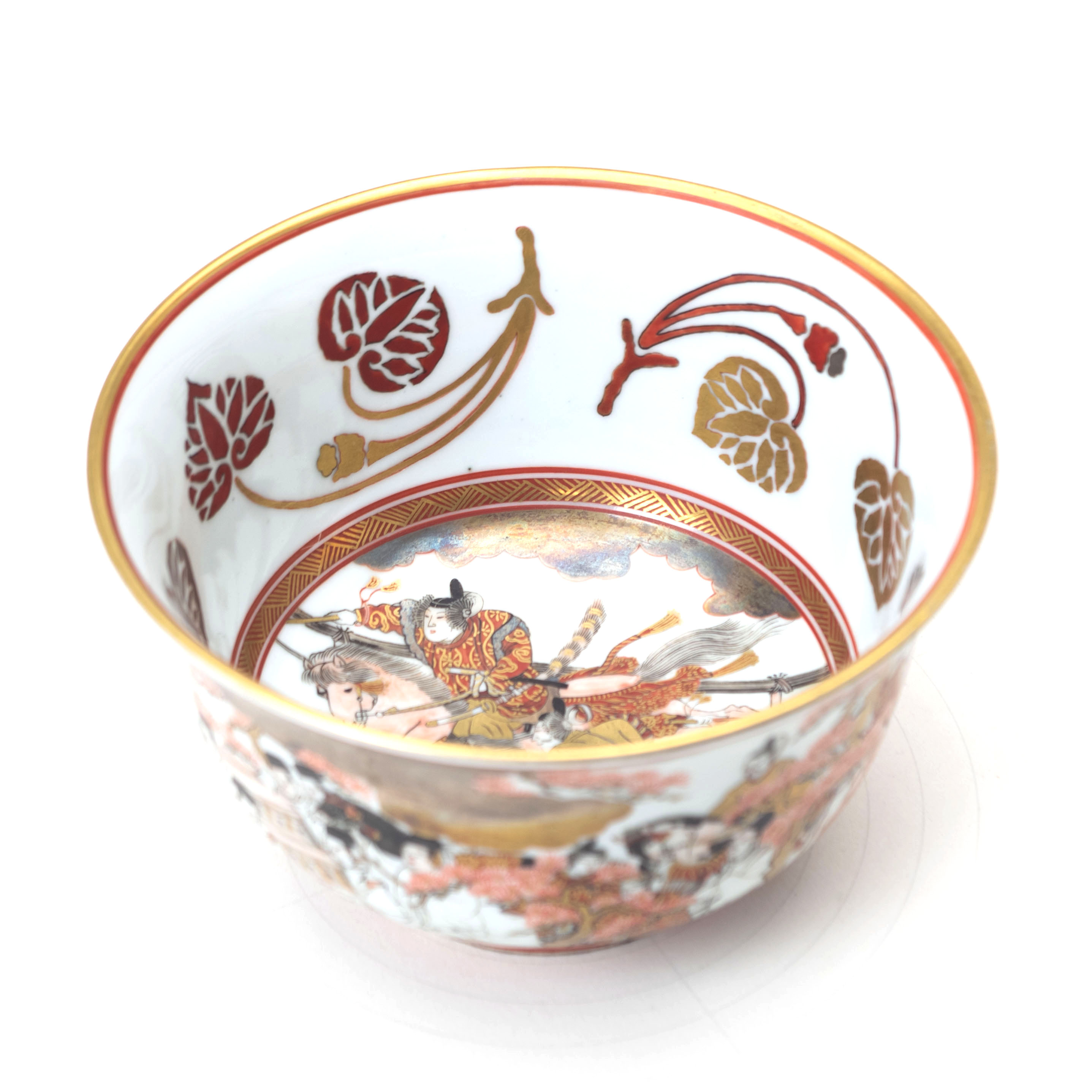 湖東焼・鳴鳳絵付「色絵金銀彩葵神事図鉢」 :: 陶芸館（陶芸美術館