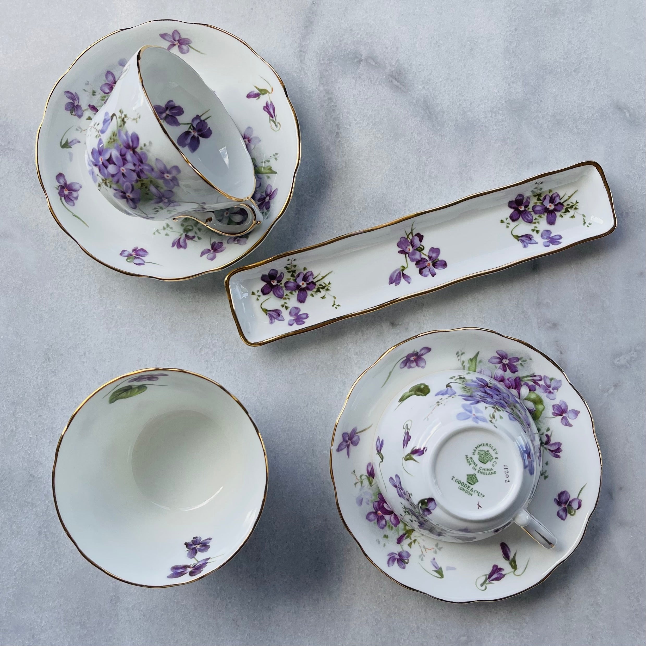 🏴󠁧󠁢󠁥󠁮󠁧󠁿ハマースレイ ヴィクトリアンバイオレット カップ