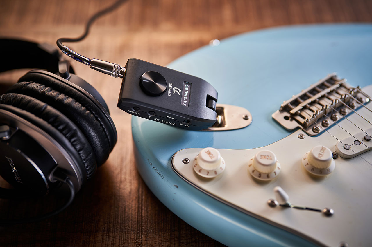 BOSSからヘッドホンアンプ「KATANA GO」が発売。