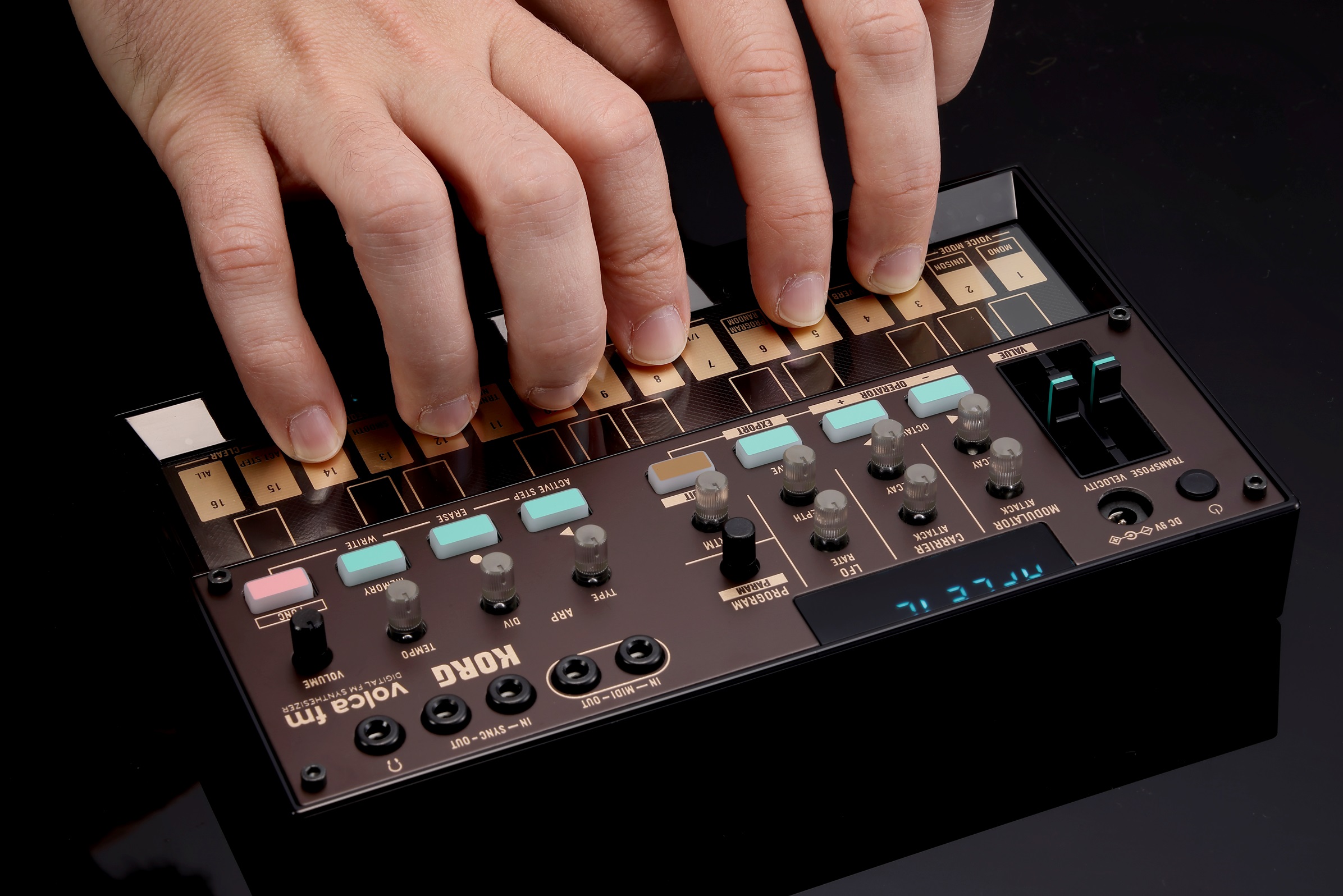 KORG VOLCA FM2 FMシンセサイザー ACアダプター付き 美品 KORG コルグ