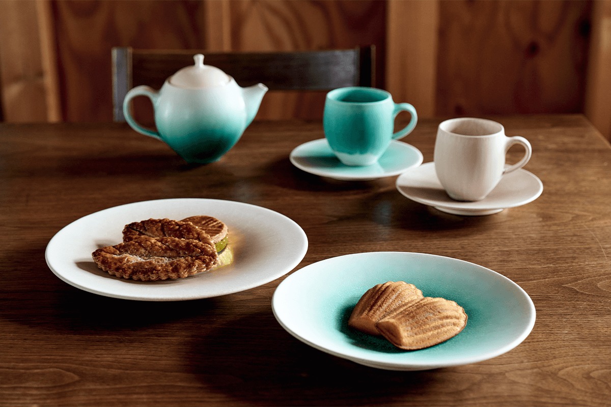 色の小宇宙 「岩崎龍二のうつわ」というアート | Discover Japan