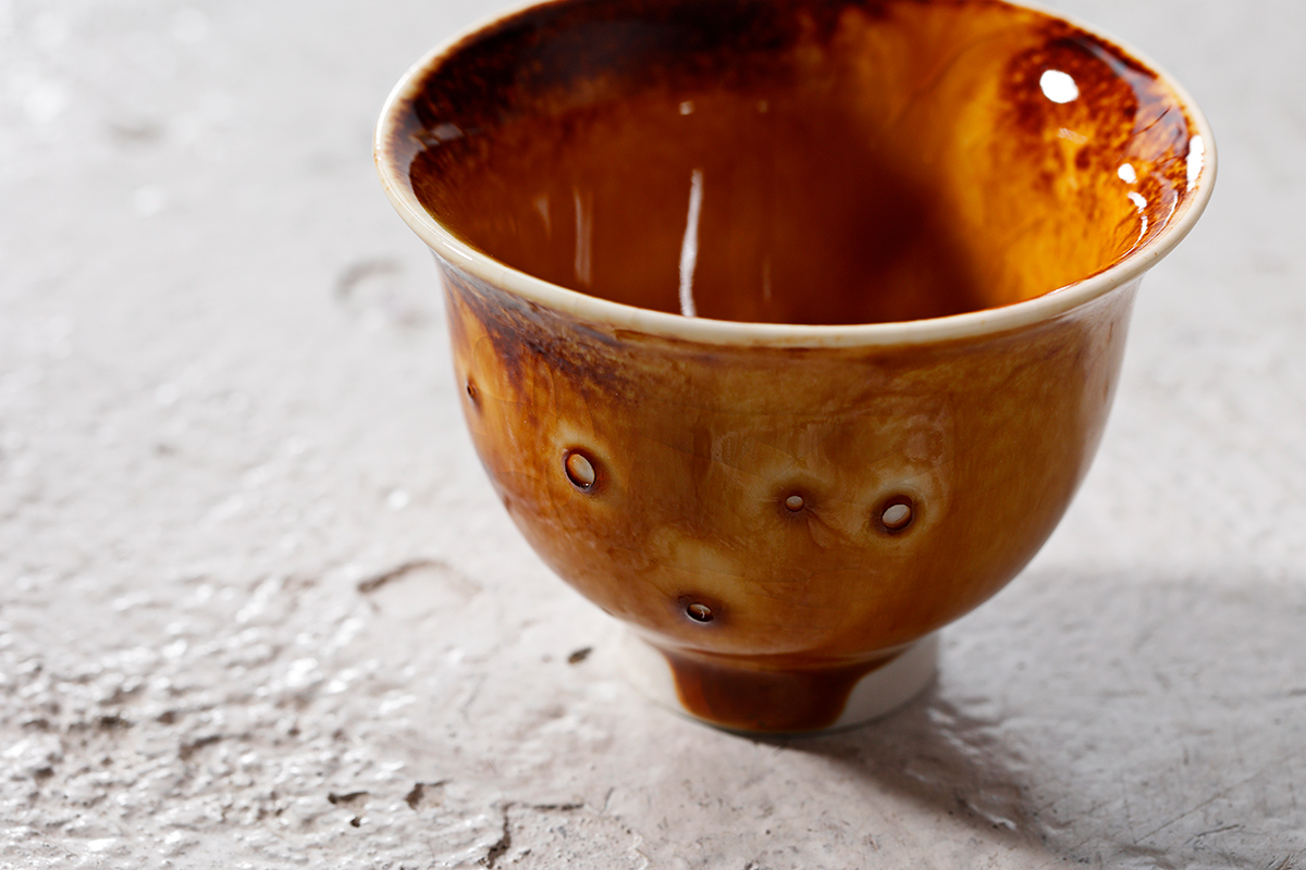 青木良太さんのうつわでお酒と料理を愉しむ。 | Discover Japan