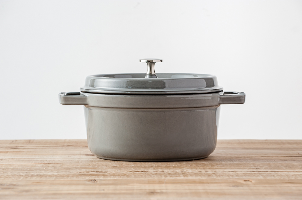 S*a様 新品　ストウブ　ピコ・ココット 22 cm ラウンド　 グレー STAUB(ストウブ)ピコ・ココット ラウンド 22cm グレー「40509-307