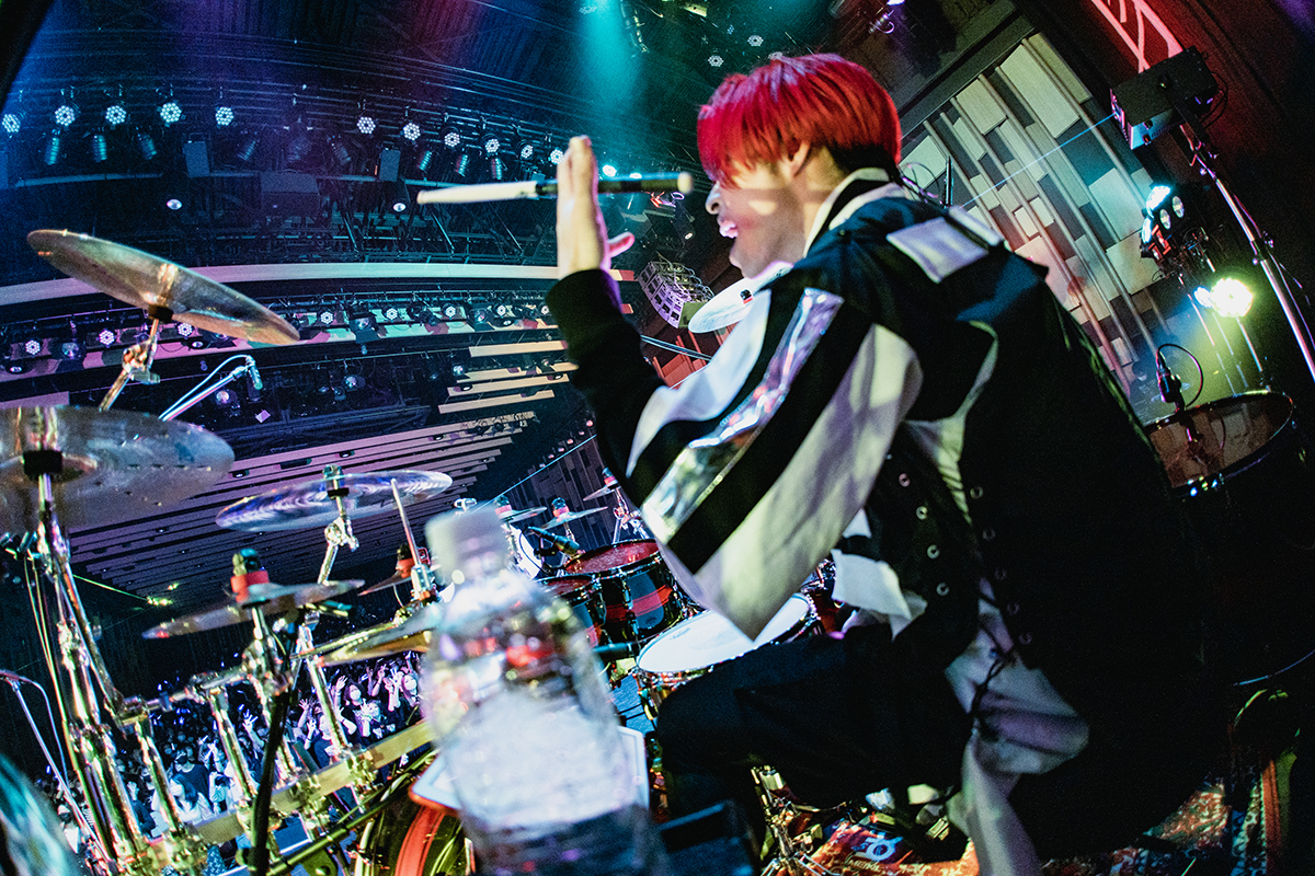 摩天楼オペラが希望ある未来への一歩を踏み出した“15th Anniversary